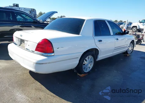 2004 Ford Crown Victoria Lx z USA, uszkodzony, nr VIN 2FAFP74W14X149804